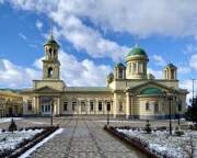 Церковь Покрова Пресвятой Богородицы, Вид с аллеи<br>, Полысаево, Ленинск-Кузнецкий район и г. Ленинск-Кузнецкий, Кемеровская область