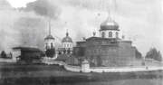 Храмовый комплекс. Церкви Казанской иконы Божией Матери и Николая Чудотворца, Слева Казанская церковь. Источник:https://shuhobod.ru/history/<br>, Шухободь, Череповецкий район, Вологодская область