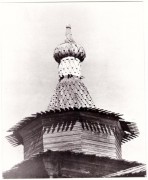 Церковь Двенадцати Апостолов (старая), Церковь Двенадцати апостолов в д. Пиринемь. Фото Подосиновикова В. И. 1972 г. из фондов  Пинежского краеведческого музея. (ГК № 41623912)<br>, Пиринемь, Пинежский район, Архангельская область