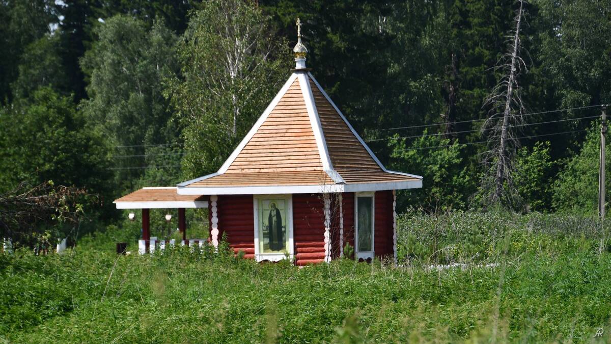 Часовня Николая, царя-мученика, Николая Чудотворца и Николая Гурьянова на кладбище, Турунтаево (Томский район, Томская область). общий вид в ландшафте