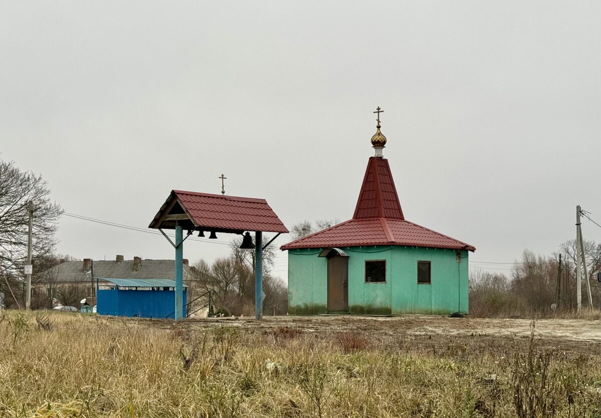 Часовня Спаса Всемилостивого (?), Приморск (Балтийский городской округ, Калининградская область). общий вид в ландшафте, Вид с дороги