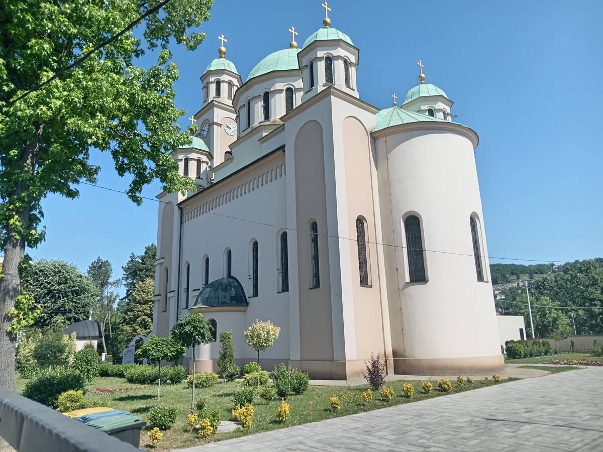 Собор Успения Пресвятой Богородицы, Тузла (Босния и Герцеговина, Прочие страны). фасады
