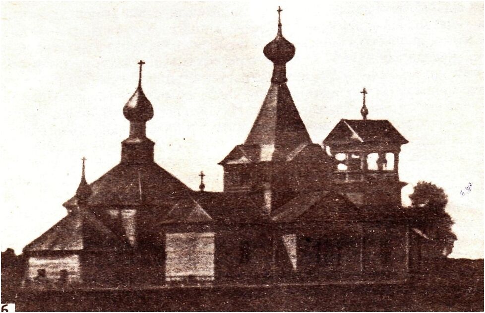 Тихвинской иконы Божией Матери церковь, Олонец (Олонецкий район, Республика Карелия). архивная фотография, Тихвинская церковь на фото слева biblioteka-olon.karelia.ru