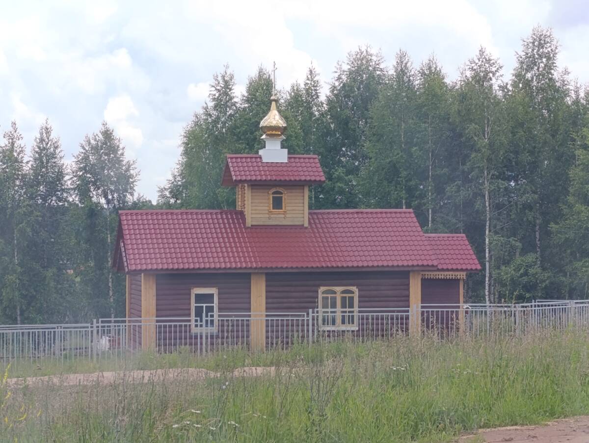 Церковь Воздвижения Креста Господня, Заречный Вишур (Шарканский район, Республика Удмуртия). общий вид в ландшафте