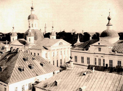 Вознесенский собор (слева) и Успенская церковь (справа). Начало XX в. goskatalog.ru, архивная фотография. Алексеевский Новодевичий монастырь. Собор Вознесения Господня, Арзамас (Арзамасский район и г. Арзамас, Нижегородская область)