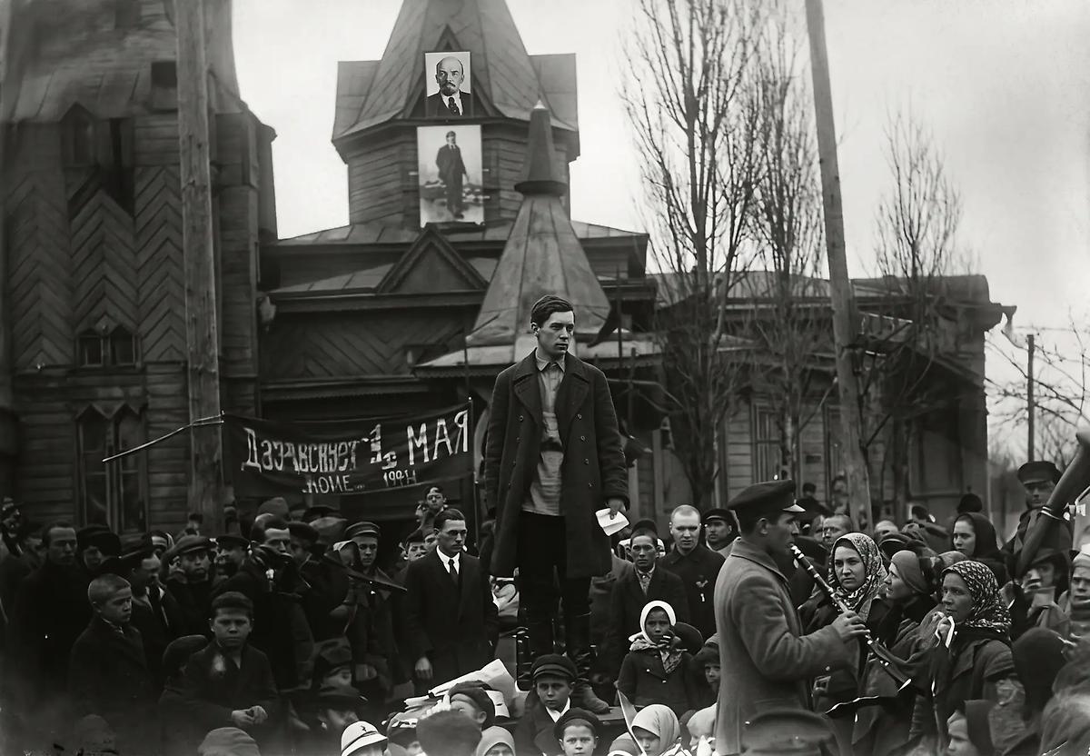 Фото 1924 г. Восстановленное фото. Россошанский музей, архивная фотография. Церковь Троицы Живоначальной, Россошь (Россошанский район, Воронежская область)