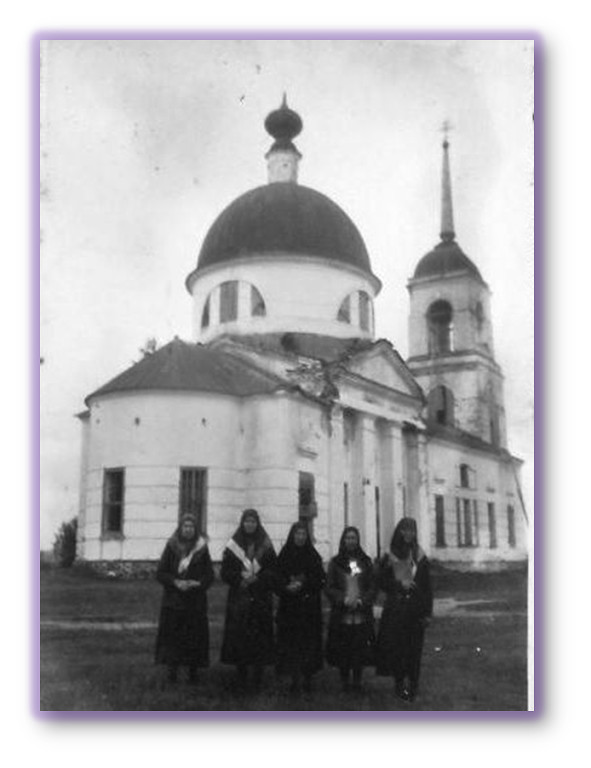 Церковь до полного разрушения. Первая половина XX в., архивная фотография. Церковь Димитрия Солунского в Глебове, Беляйково (Вачский район, Нижегородская область)