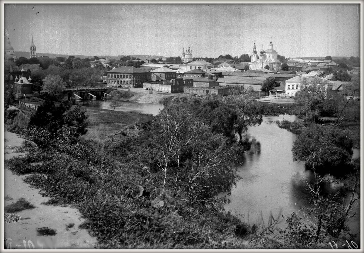 Часовня у Фроловского моста, архивная фотография. Часовня в память пожара 1879 года у Фроловского моста, Вязьма (Вяземский район, Смоленская область)
