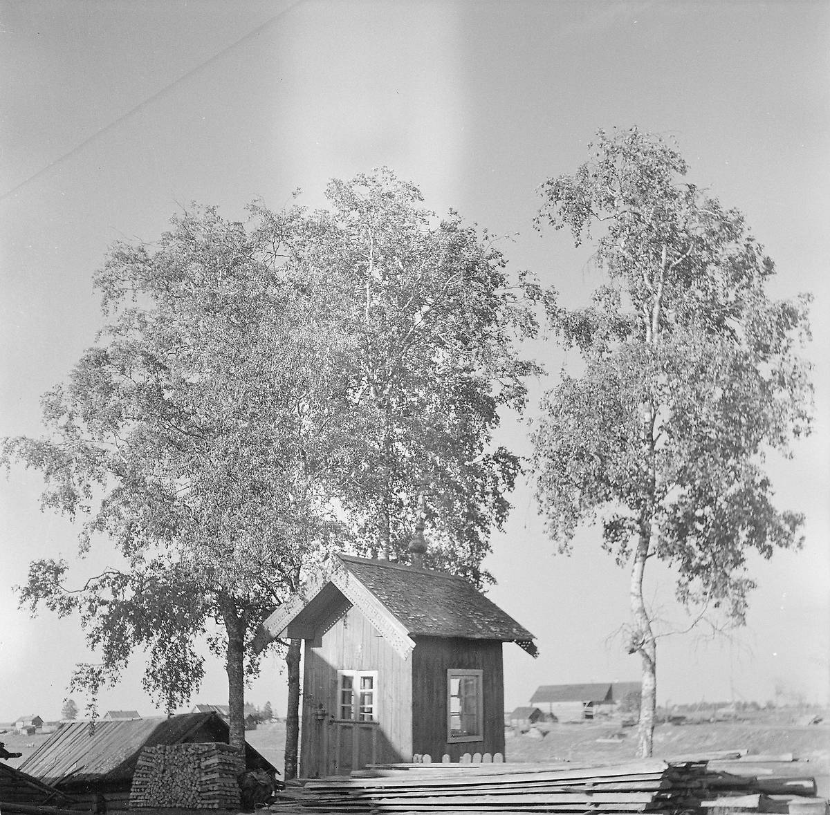 Фото 1943 года из архива SA-Kuva. Автор Aavikko, архивная фотография. Часовня иконы Божией Матери "Троеручица", Тахтасово (Олонецкий район, Республика Карелия)