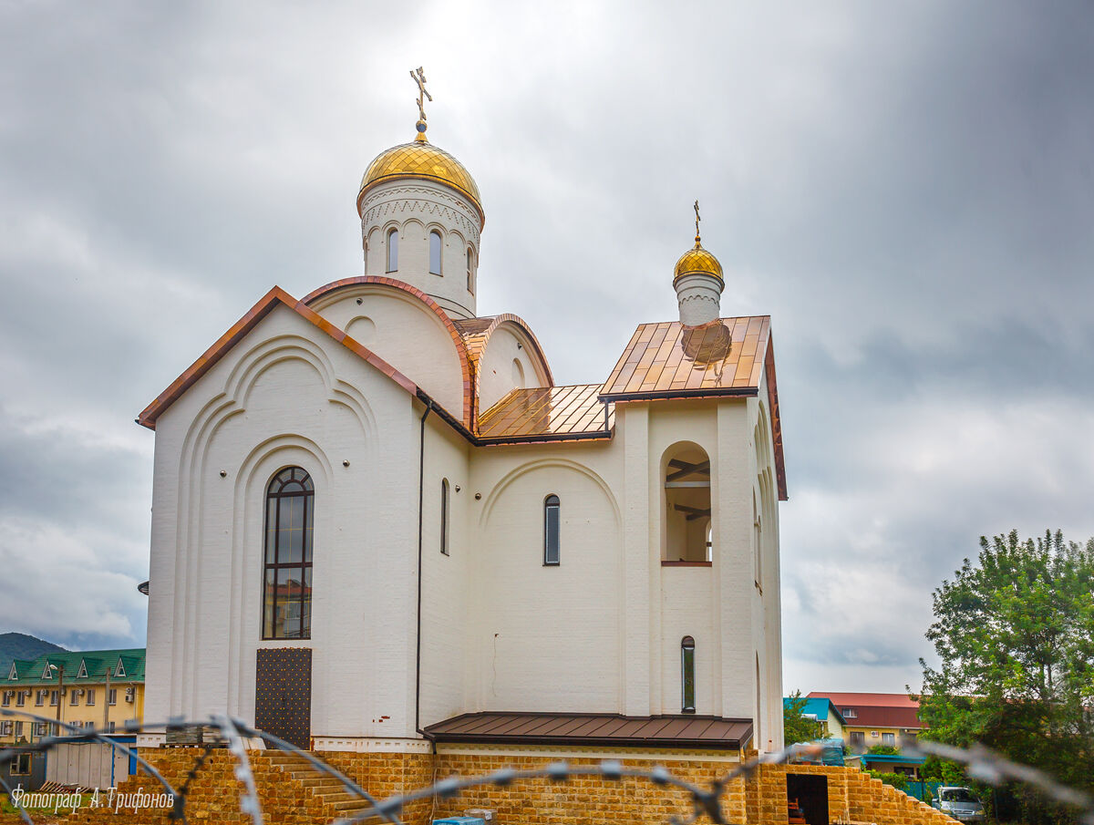 Церковь Архиппа апостола, Архипо-Осиповка (Геленджик, город, Краснодарский край). общий вид в ландшафте