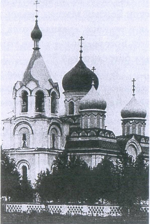 Церковь Усекновения главы Иоанна Предтечи, Кимры (Кимрский район и г. Кимры, Тверская область). архивная фотография, Храм Иоанна Предтечи. Фото из издания Коркунов В.И. Храмы города Кимры. — Тверь: СФК-офис, 2015:  https://hram-tver.ru/index.php/khramy-tverskoj-oblasti/kimry/861-kimry-ioanno-predtechenskaya-tserkov