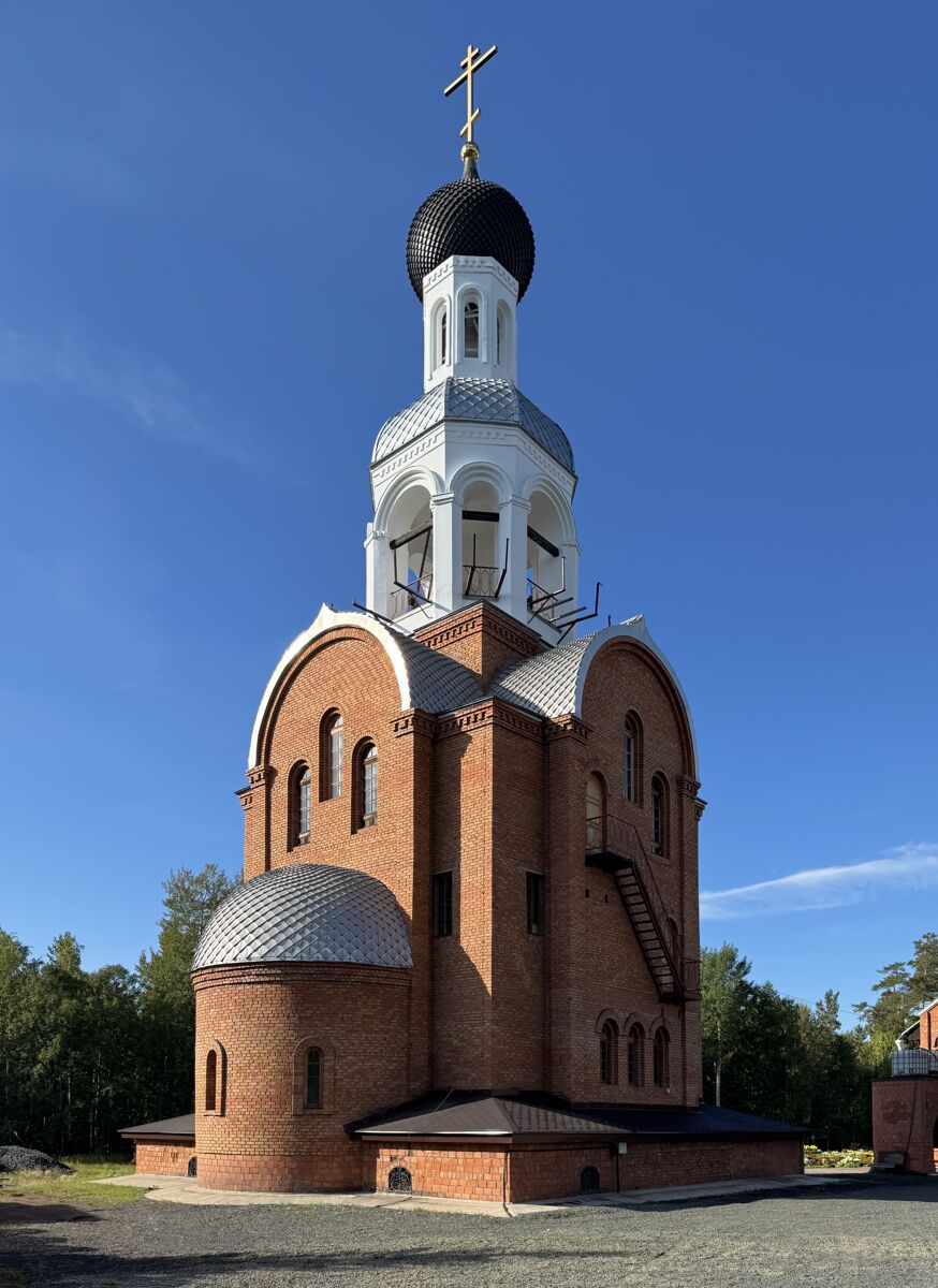 Церковь Амвросия Оптинского в колокольне, Братск (Братский район, Иркутская область). фасады, Вид с северо-востока