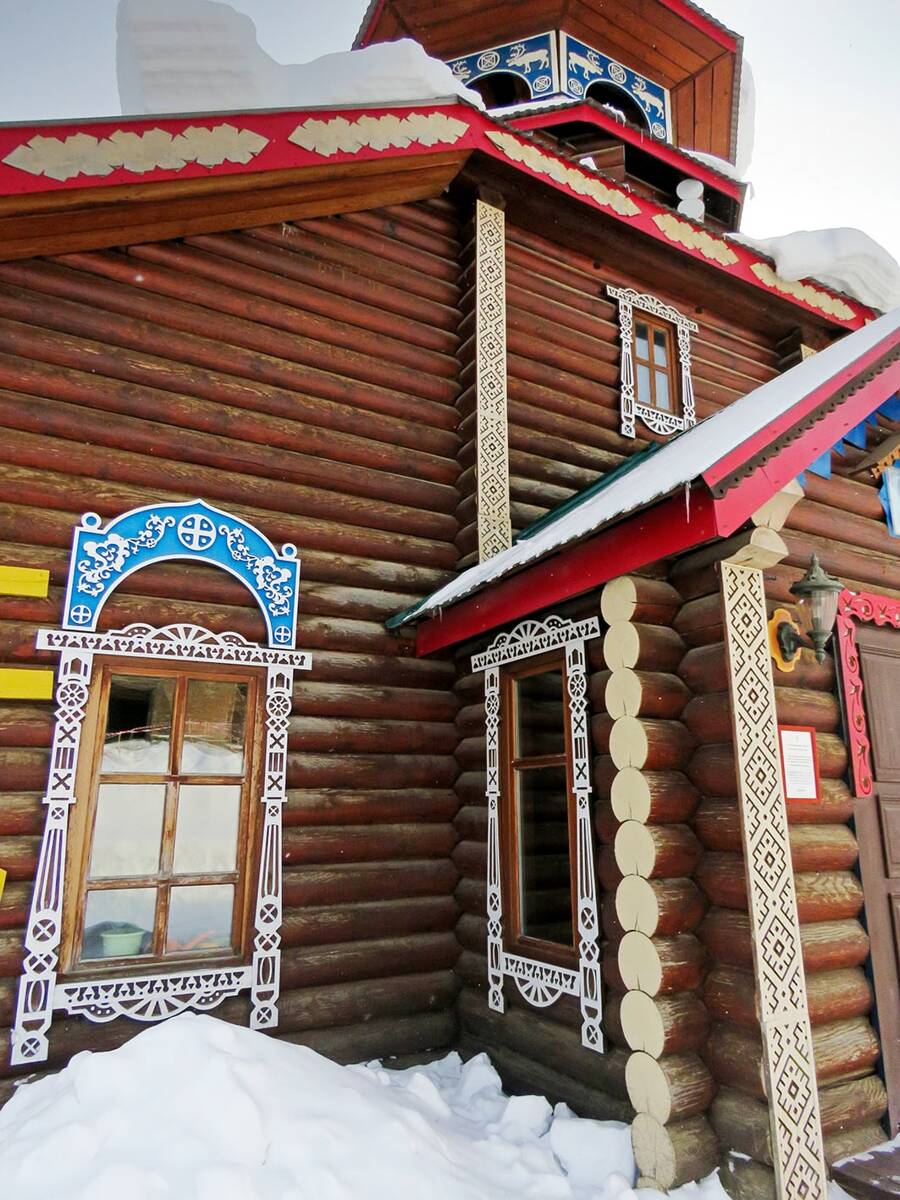 Церковь Тихона, патриарха Всероссийского, Байкит (Эвенкийский район, Красноярский край). архитектурные детали