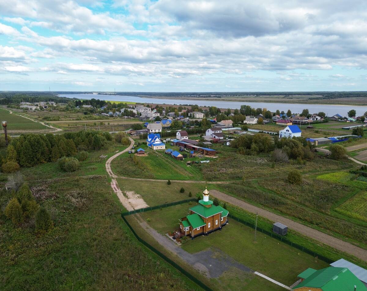 Церковь Вознесения Господня (новая), Копачёво (Холмогорский район, Архангельская область). общий вид в ландшафте