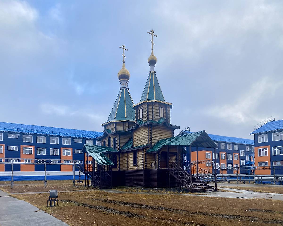 Вид с СЗ, фасады. Церковь Троицы Живоначальной, Сабетта (Ямальский район, Ямало-Ненецкий автономный округ)
