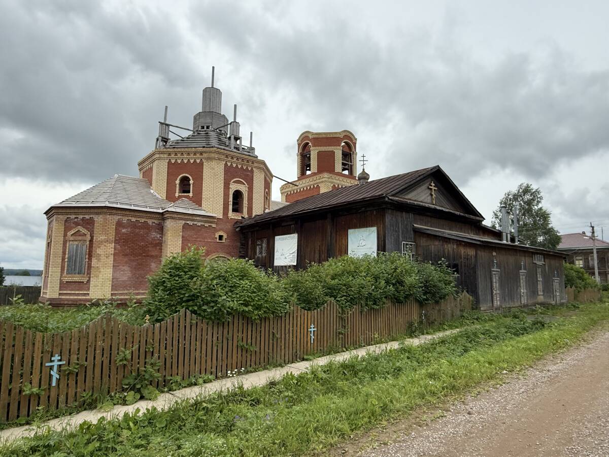 Церковь Георгия Победоносца, Юсьва (Коми-Пермяцкий округ, Юсьвинский район, Пермский край). фасады, Вид с северо-востока