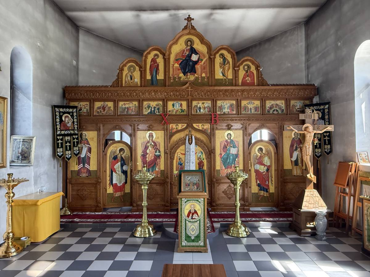 Церковь Сергия Радонежского, Ханты-Мансийск (Ханты-Мансийский район и г. Ханты-Мансийск, Ханты-Мансийский автономный округ). интерьер и убранство, Иконостас
