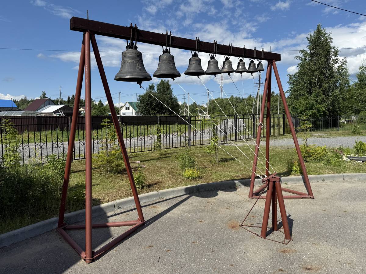 Церковь Петра и Павла, Ярки (Ханты-Мансийский район и г. Ханты-Мансийск, Ханты-Мансийский автономный округ). дополнительная информация, Звонница