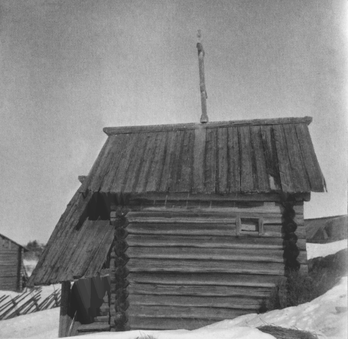 Часовня Василия Великого, Гор-Мельница, урочище (Медвежьегорский район, Республика Карелия). архивная фотография, Фото 1944 года из фондов Kansallisarkisto. Автор Lars Pettersson