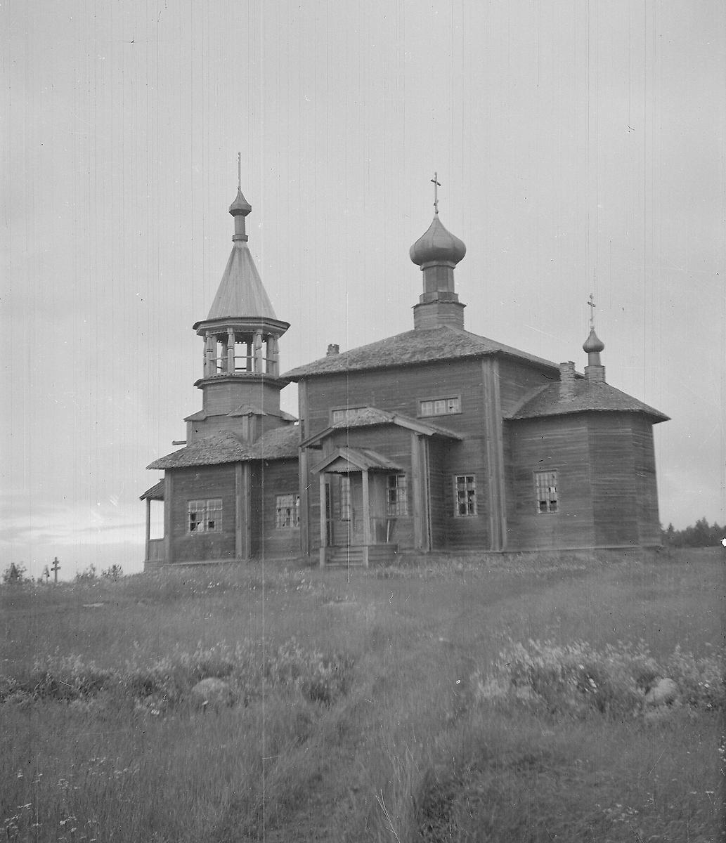 Фото 1942 года из архива SA-Kuva. Автор Lauri Santtu, архивная фотография. Церковь Воздвижения Креста Господня, Новинка, урочище (Медвежьегорский район, Республика Карелия)