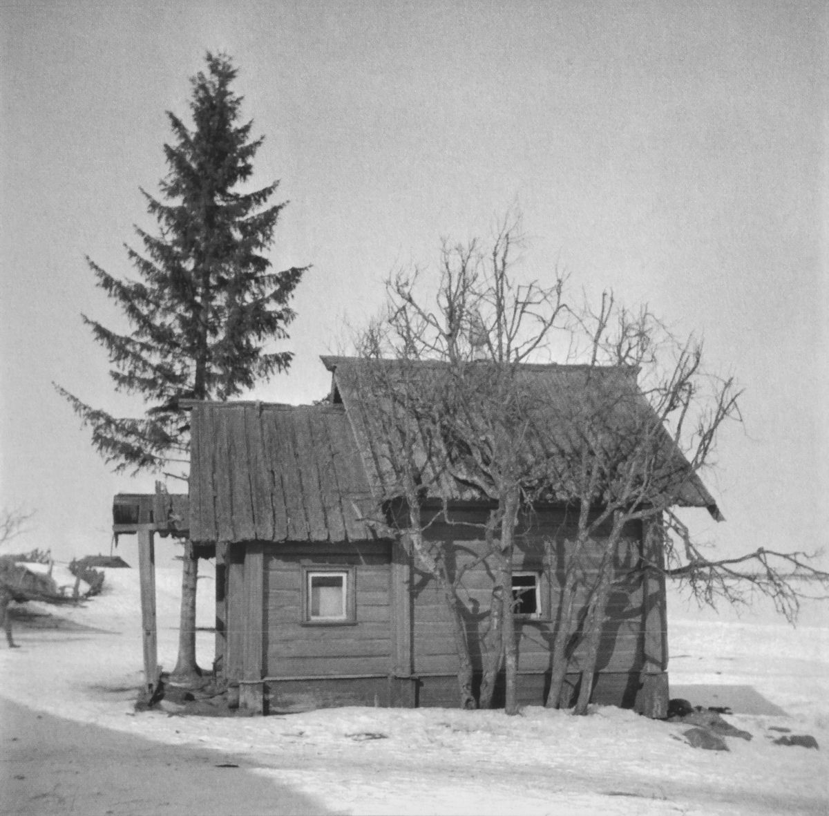 Часовня Усекновения главы Иоанна Предтечи, Шабалина, урочище (Медвежьегорский район, Республика Карелия). архивная фотография, Фото 1944 года из фондов Kansallisarkisto. Автор Lars Pettersson
