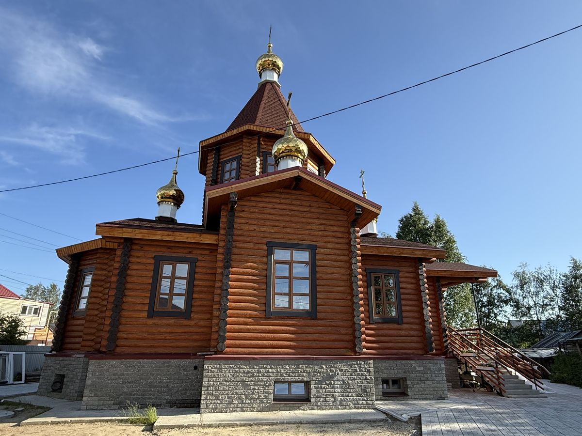 Церковь Михаила Архангела, Нефтеюганск (Нефтеюганский район и г. Нефтеюганск, Ханты-Мансийский автономный округ). фасады, Вид с севера