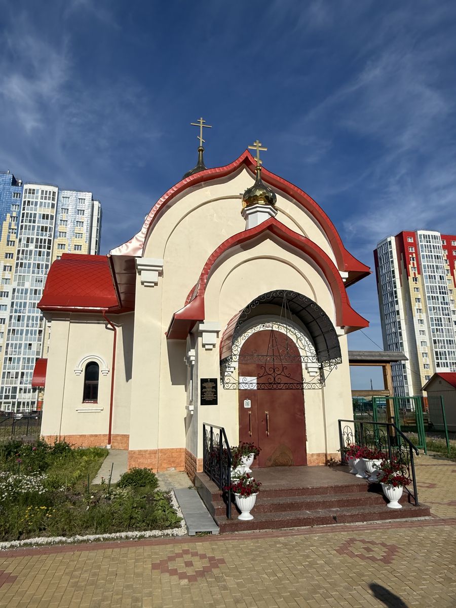 Церковь Леонида Коринфского и Татианы Римской, Нефтеюганск (Нефтеюганский район и г. Нефтеюганск, Ханты-Мансийский автономный округ). фасады, Вид с запада