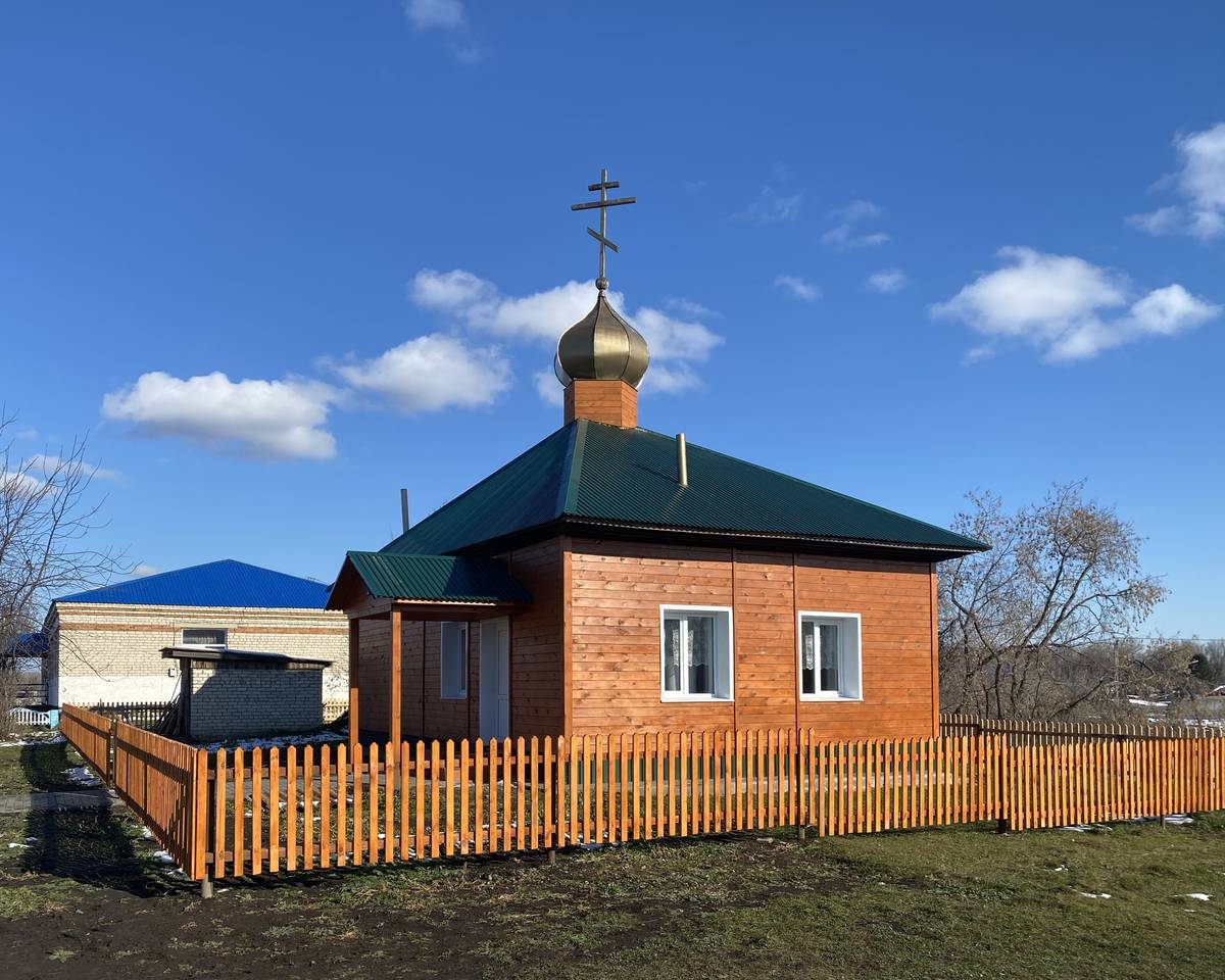 Церковь Троицы Живоначальной, Шатуново (Залесовский район, Алтайский край). фасады, Вид с ул. Молодежной