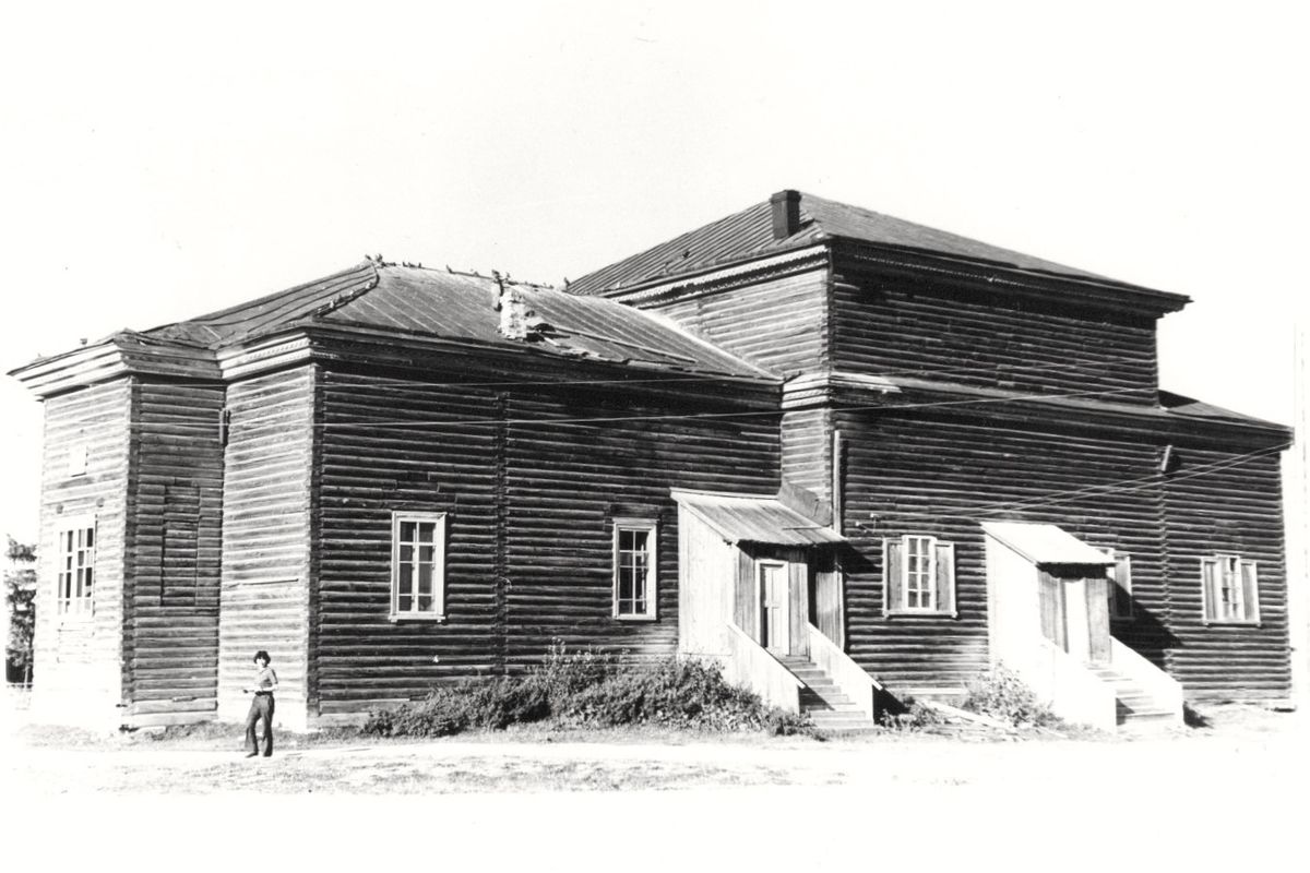 Церковь Воздвижения Креста Господня (новая), Савинское (Шелекса) (Плесецкий район, Архангельская область). архивная фотография, Фото 1975 года из паспорта ОКН. kartarf.ru