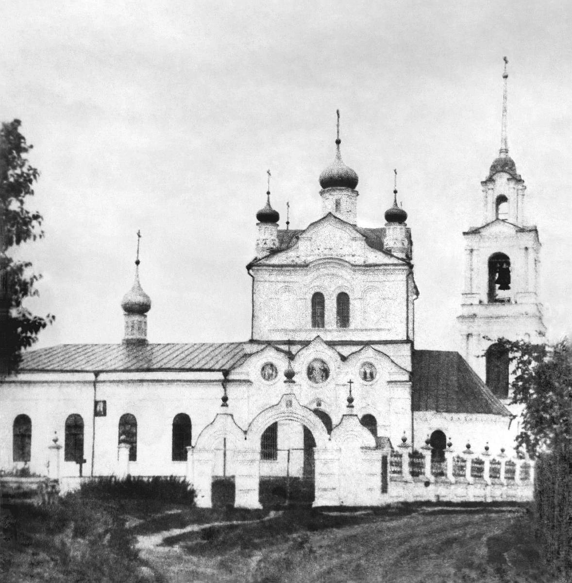 Церковь Тихвинской иконы Божией Матери, Холуй (Южский район, Ивановская область). архивная фотография, Тихвинская церковь. Начало XX века. Источник: vk.com