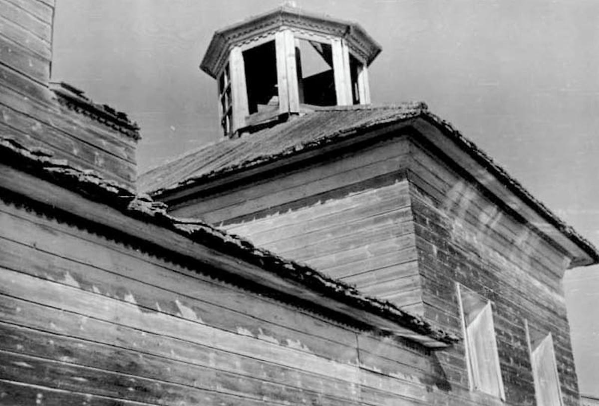 Фото 1972 года из паспорта памятника архитектуры., архивная фотография. Церковь Введения во храм Пресвятой Богородицы, Белощелье (Лешуконский район, Архангельская область)