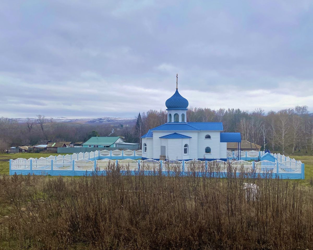 Церковь Покрова Пресвятой Богородицы, Огни (Усть-Калманский район, Алтайский край). фасады, Вид с СЗ
