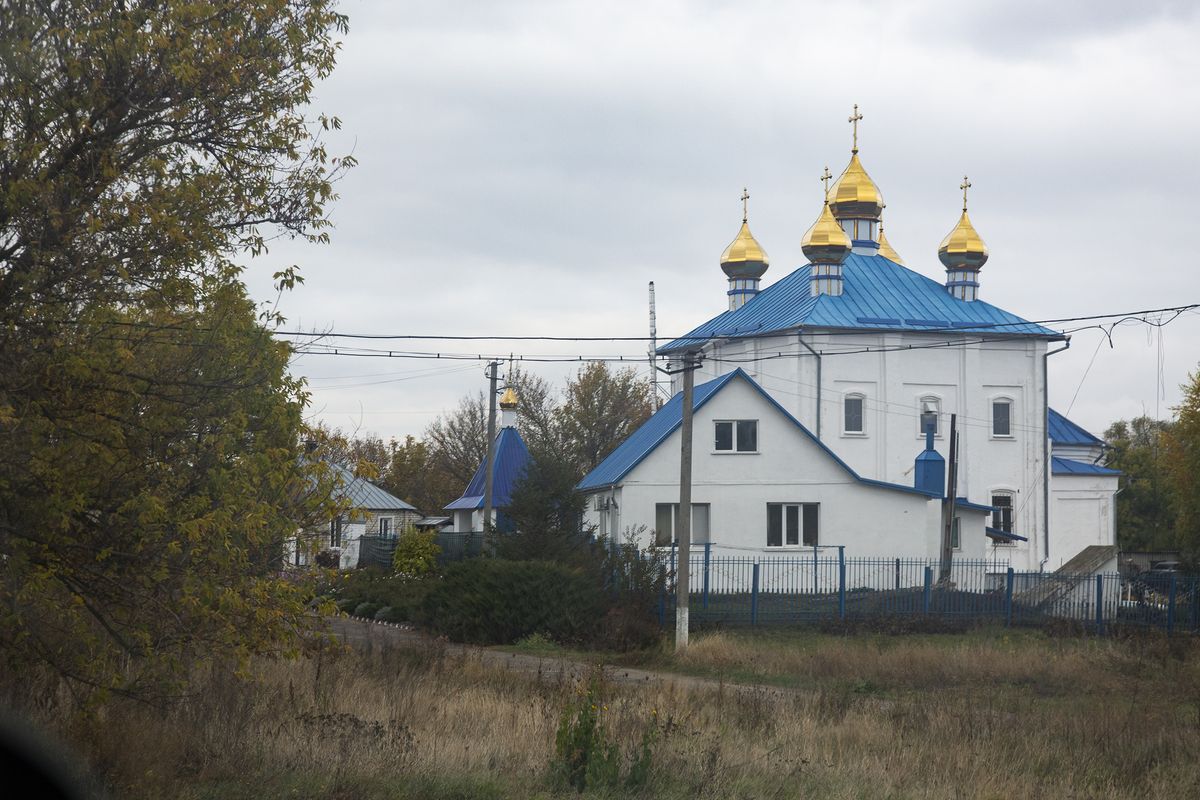 Церковь Тихона Задонского, Белокуракино (Белокуракинский район, Украина, Луганская область). общий вид в ландшафте