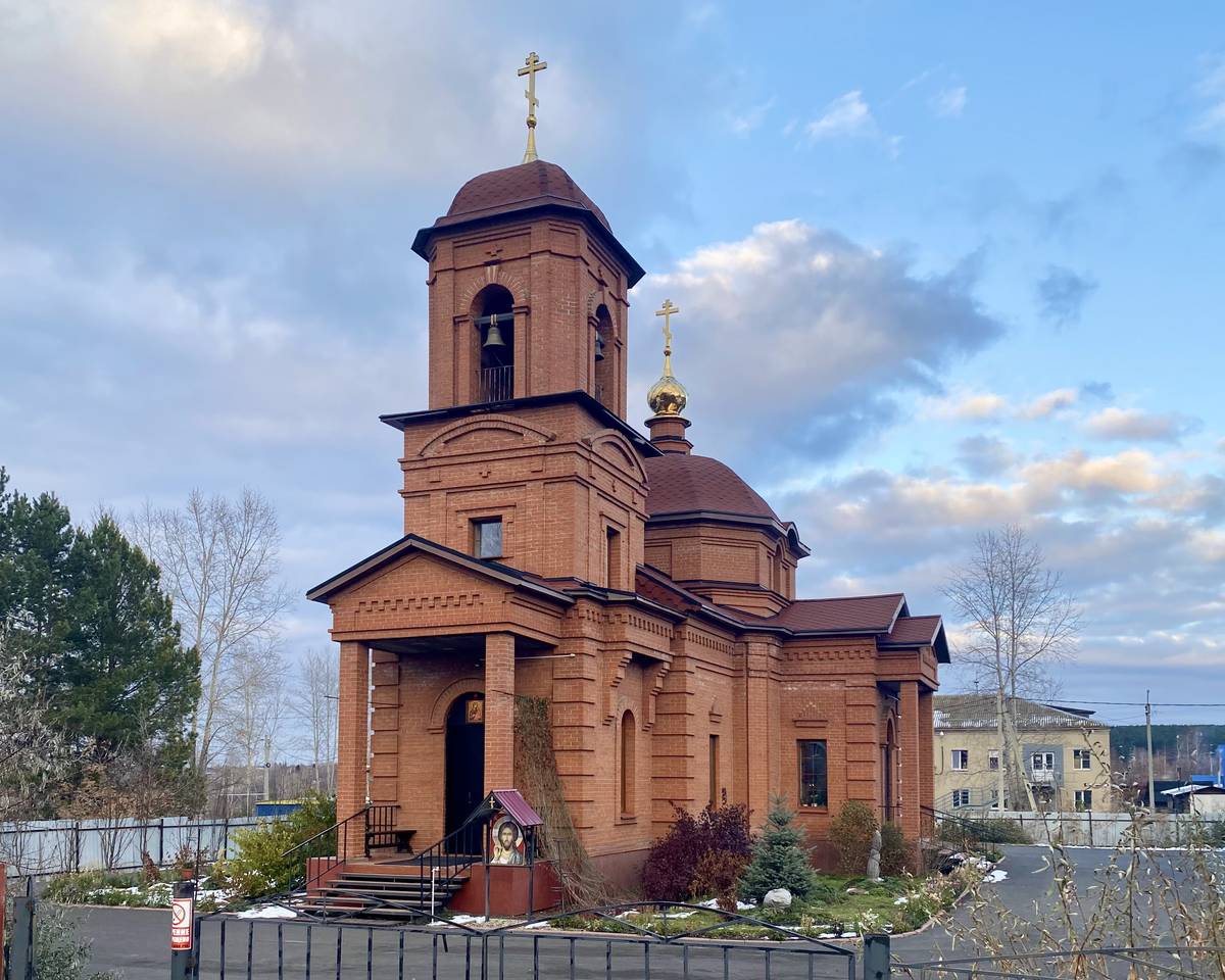 Церковь Тихвинской иконы Божией Матери, Берёзовский (Берёзовский, город, Кемеровская область). фасады, Вид с ул Вахрушева