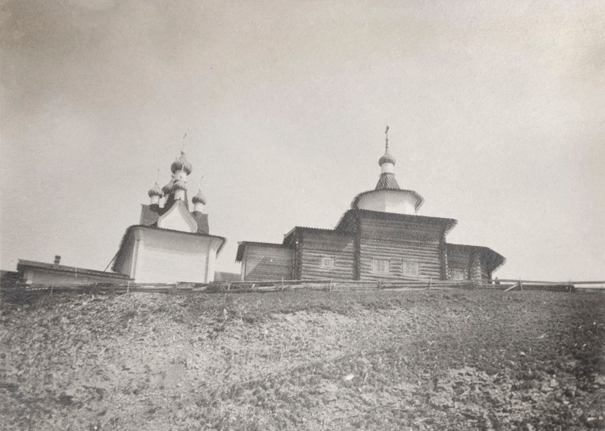Храмовый комплекс Пиринемского прихода, Пиринемь (Пинежский район, Архангельская область). архивная фотография, Пиринемь, июль 1910 г. Фото С. С. Некрасова, northauction.ru (подлинник в ИИМК РАН)