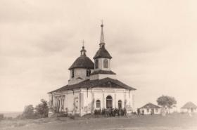 Новая Прилука. Церковь Троицы Живоначальной