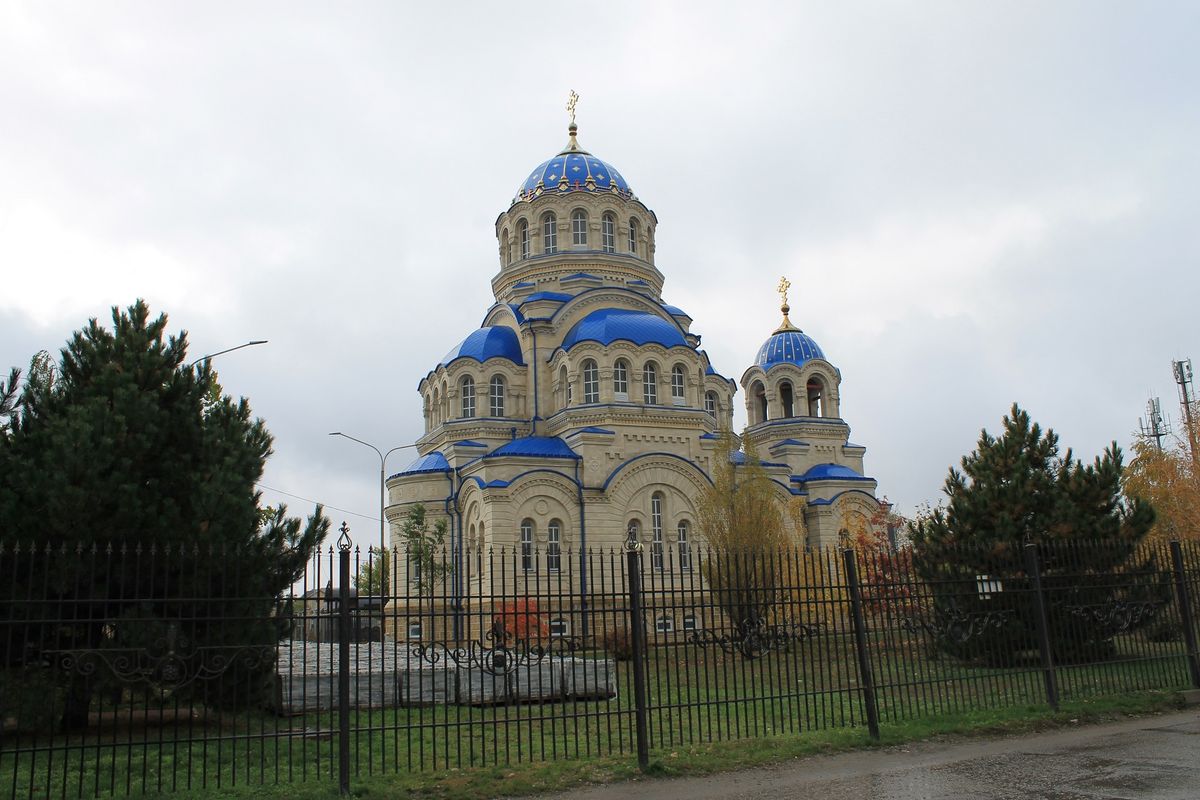 Церковь Николая Чудотворца, Михайловск (Шпаковский район, Ставропольский край). общий вид в ландшафте