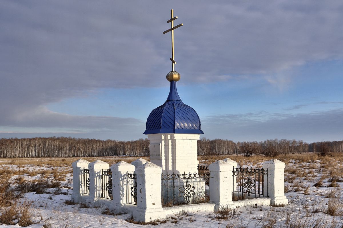 Часовня Михаила Архангела, Ольховка (Оконешниковский район, Омская область). общий вид в ландшафте