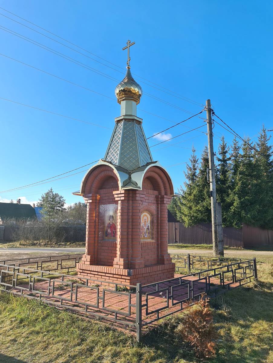 Вид с северо-востока, общий вид в ландшафте. Неизвестная часовня, Заречье (Киржачский район, Владимирская область)