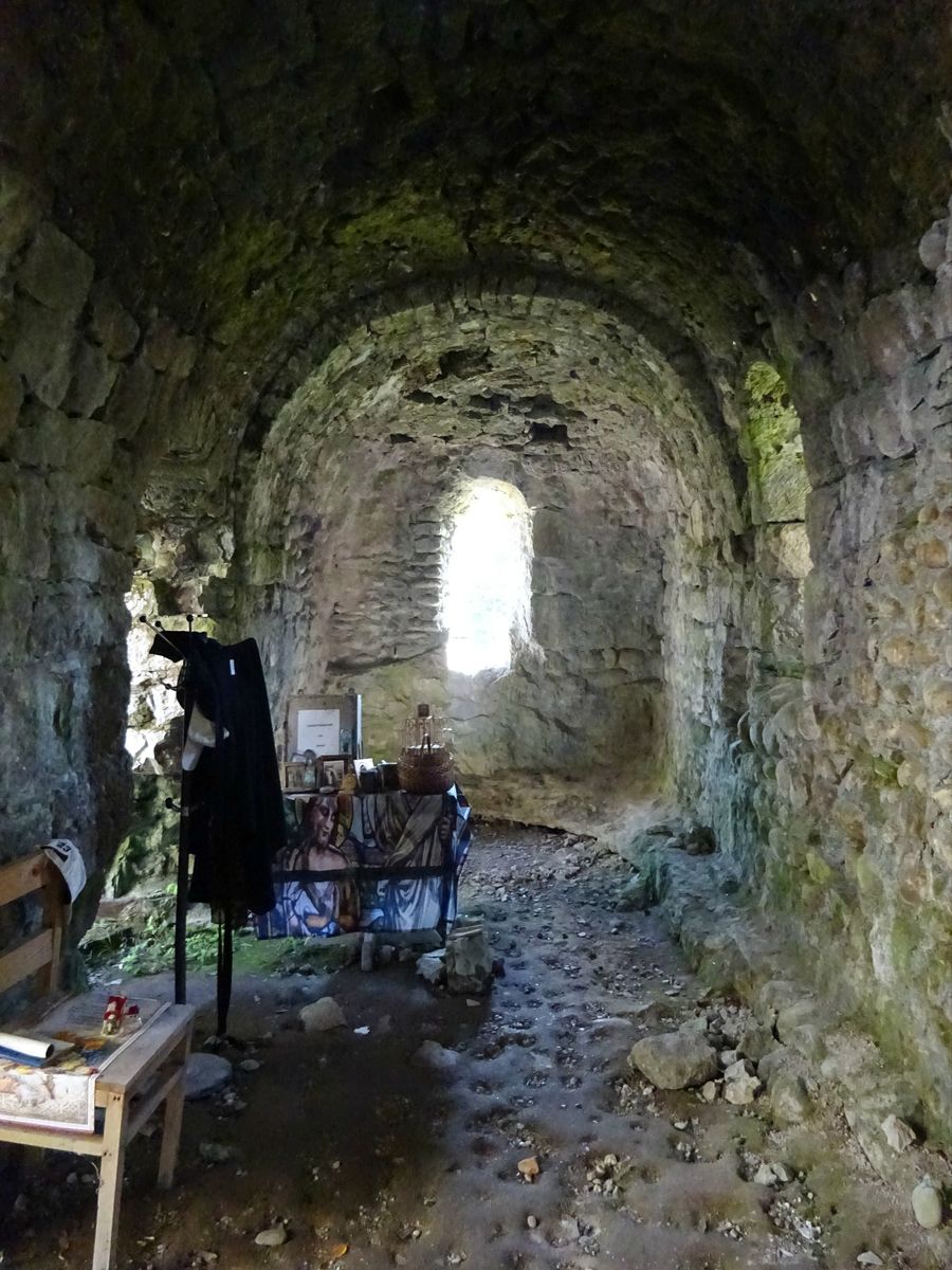 интерьер и убранство. Неизвестная церковь, Мюссера (Мысра) (Абхазия, Прочие страны)