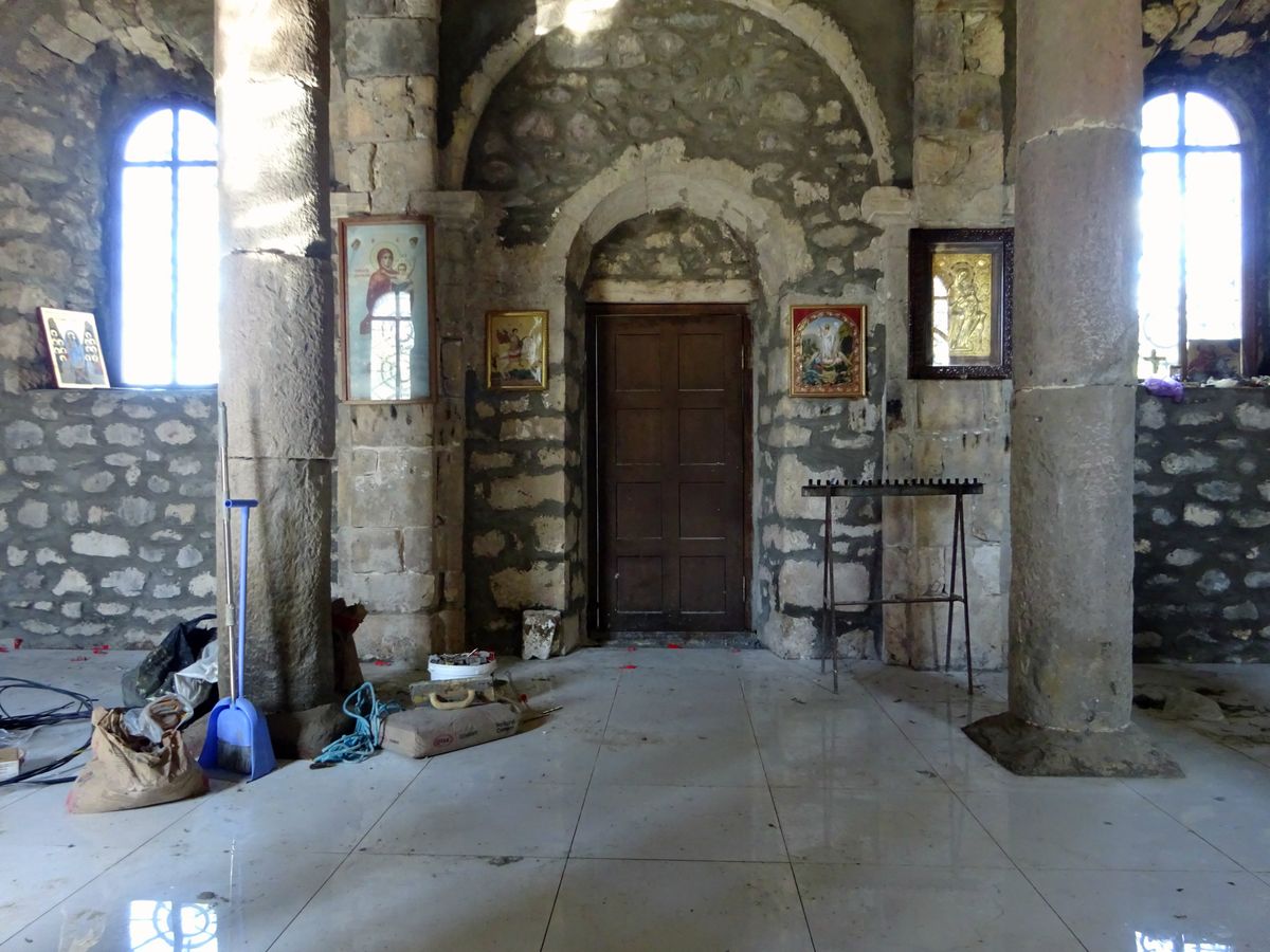 интерьер и убранство. Неизвестная церковь, Гумрыш (Абхазия, Прочие страны)