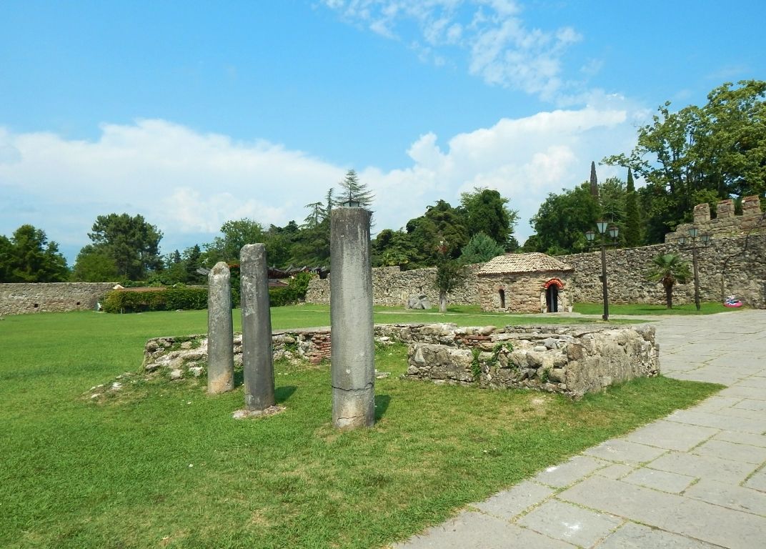 Остатки колокольни, фасады. Колокольня, Пицунда (Абхазия, Прочие страны)