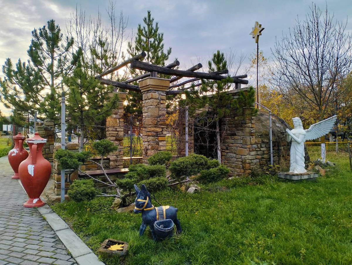 Часовня Рождества Христова, Ессентуки (Ессентуки, город, Ставропольский край). общий вид в ландшафте