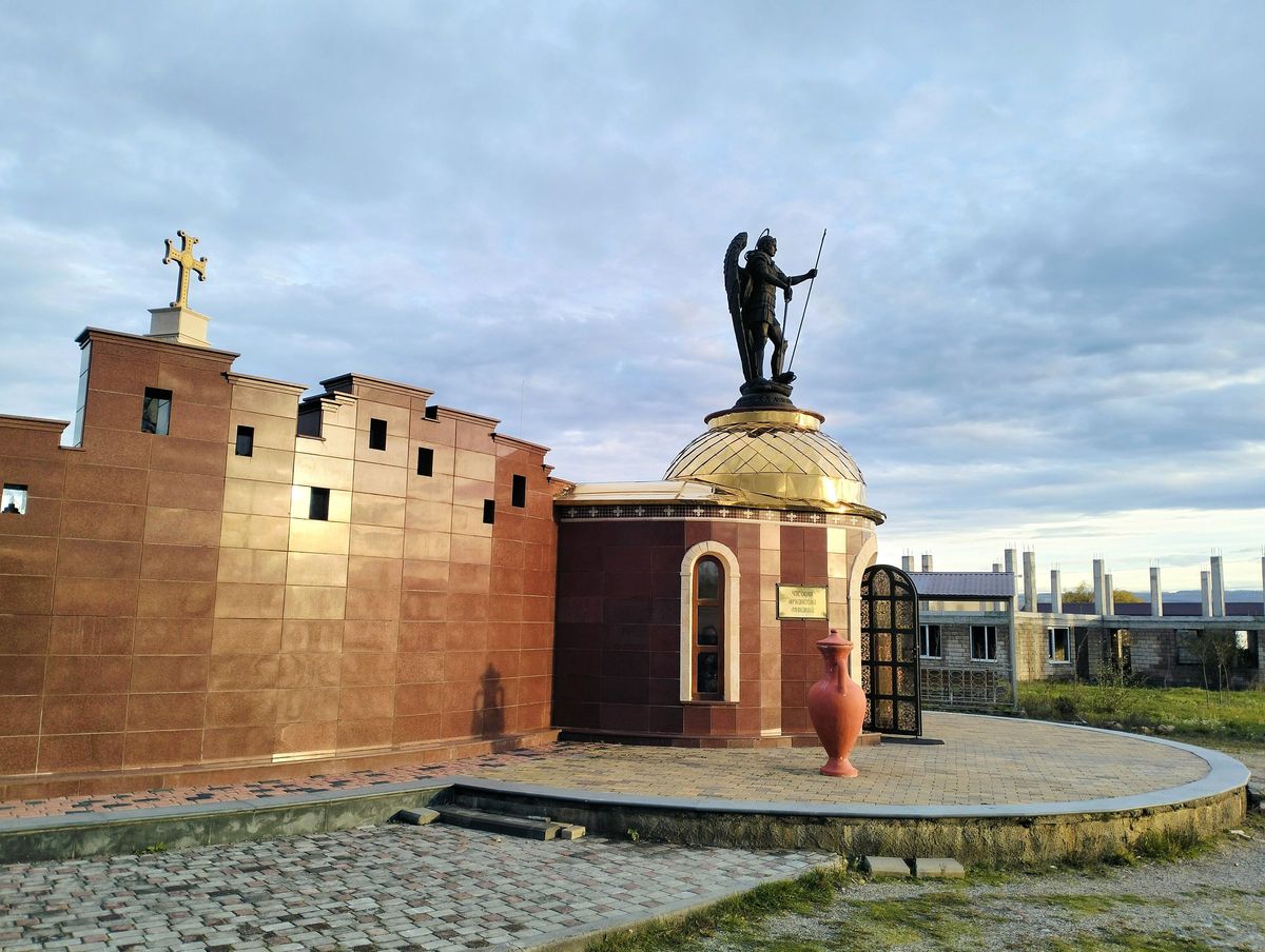 Часовня Михаила Архангела при Мемориале памяти жертв геноцида понтийских греков, Ессентуки (Ессентуки, город, Ставропольский край). фасады