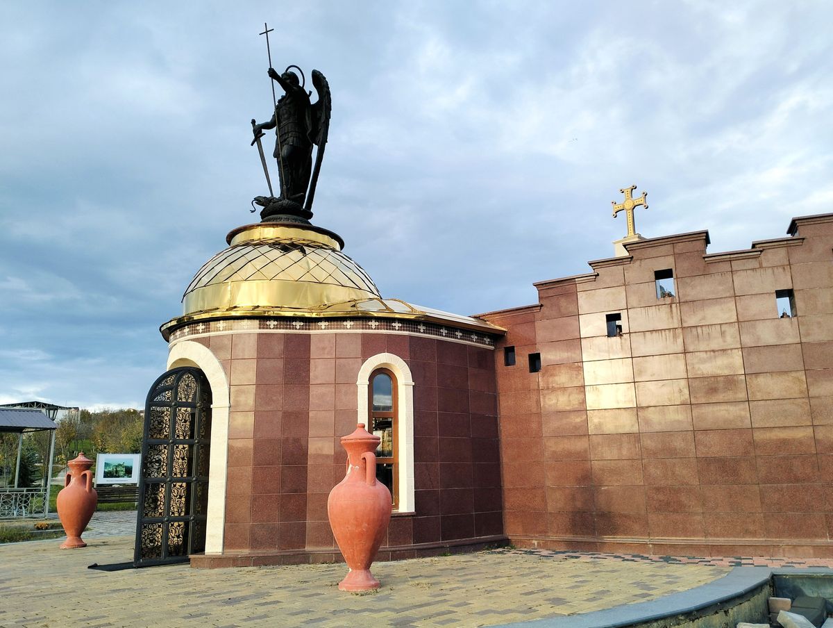 Часовня Михаила Архангела при Мемориале памяти жертв геноцида понтийских греков, Ессентуки (Ессентуки, город, Ставропольский край). фасады