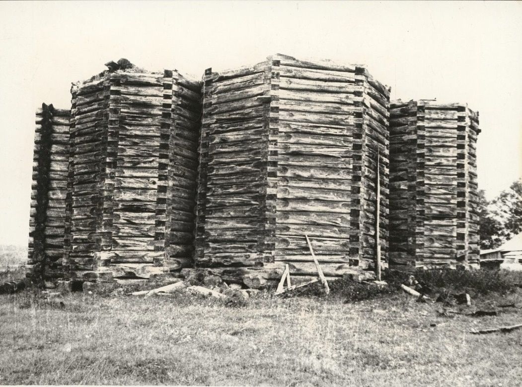 архивная фотография. Церковь Успения Пресвятой Богородицы на Ухтомице, Савинская (Вожегодский район, Вологодская область)