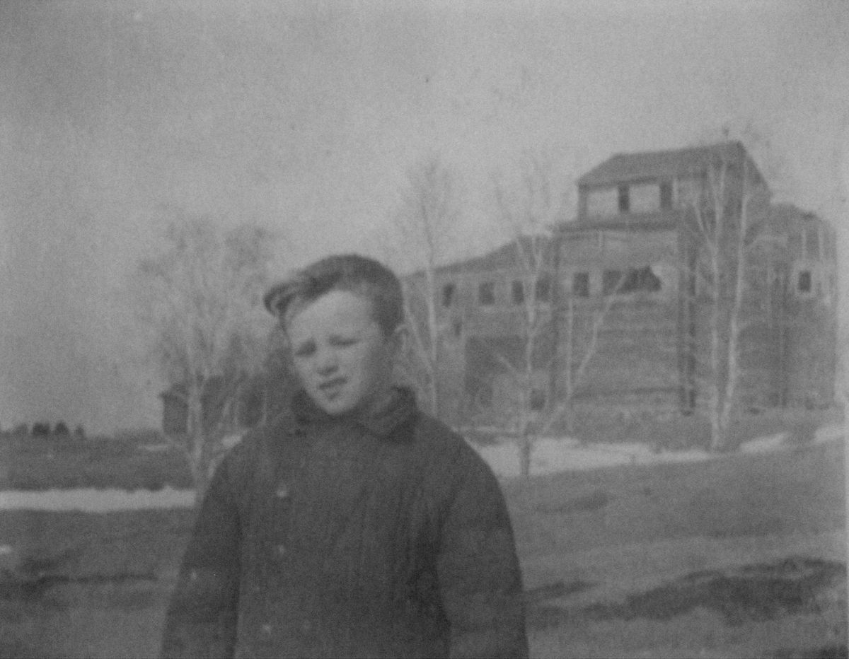 архивная фотография. Церковь Успения Пресвятой Богородицы на Ухтомице, Савинская (Вожегодский район, Вологодская область)