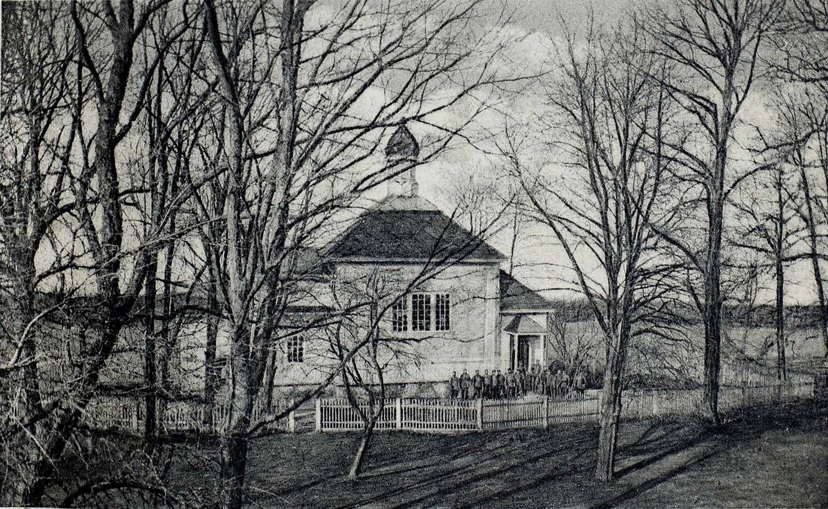 Источник: wikimedia.org, архивная фотография. Покрова Пресвятой Богородицы церковь, Озаричи (Ивацевичский район, Беларусь, Брестская область)