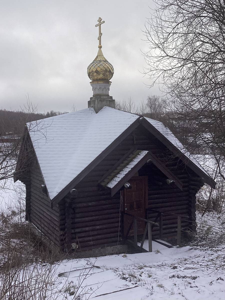 Вид с северо-востока, фасады. Неизвестная часовня-купель при Казанской церкви, Савино (Заокский район, Тульская область)