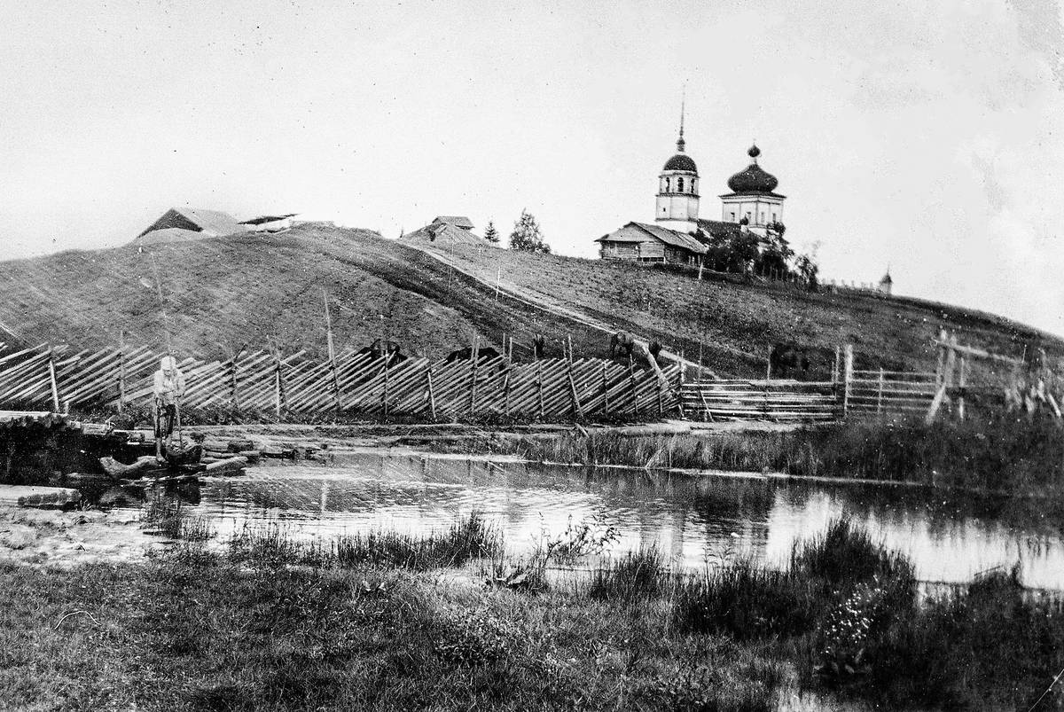 Церковь в ландшафте. Фото А.А. Турундаевского, конец 1920-х гг. Из архива О. Турундаевской, VK-группа 